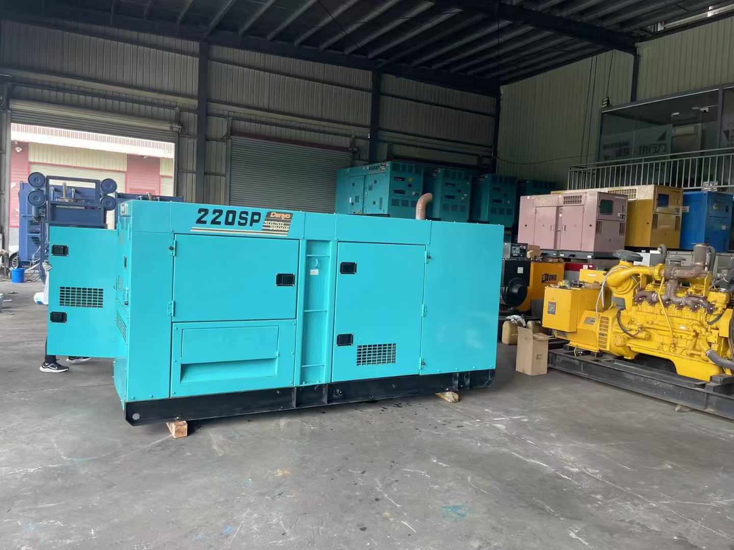 新龙镇800kW 柴油发电机的输出电流波动范围是多少?